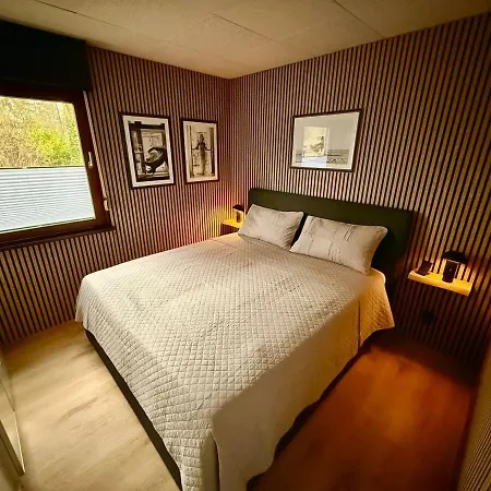 Blockhuette Im Wald In Der Eifel