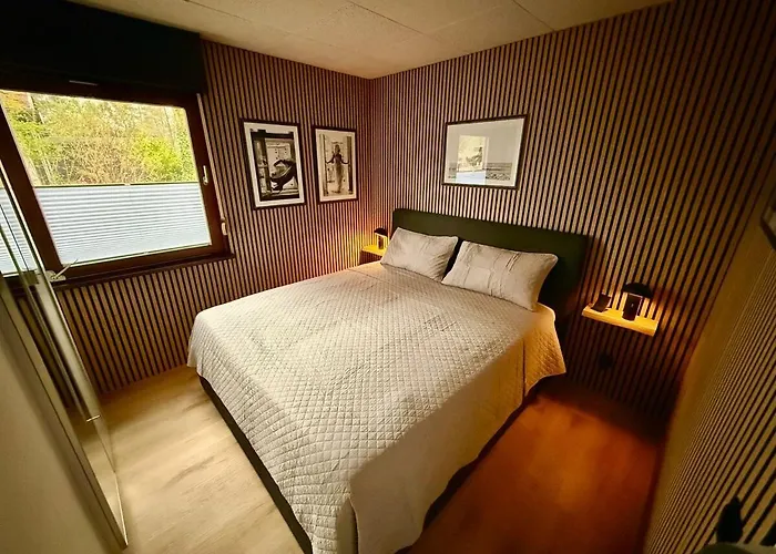 Blockhuette Im Wald In Der Eifel